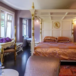 Bed & Breakfast Saint-georges -located In The Centre Of Bruges-