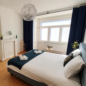 Trendy, Authentieke Woning Met Groot Terras En Tuin Bruges